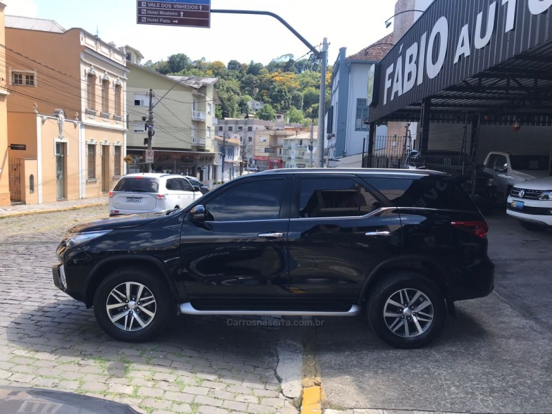 hilux sw4 2.8 srx 4x4 7 lugares 16v turbo intercooler diesel 4p automatico 2020 garibaldi