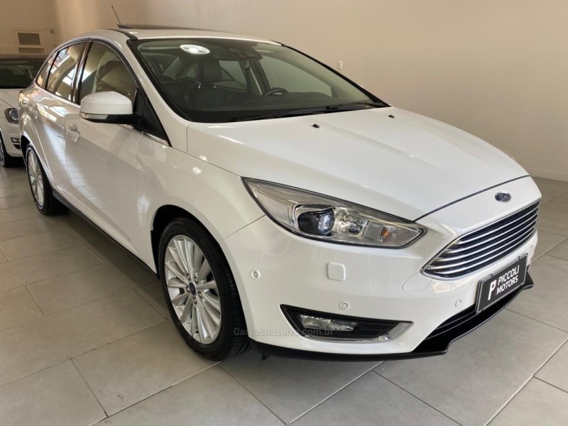 FOCUS 2.0 TITANIUM PLUS FASTBACK 16V FLEX 4P AUTOMÁTICO - 2017 - CAXIAS DO SUL