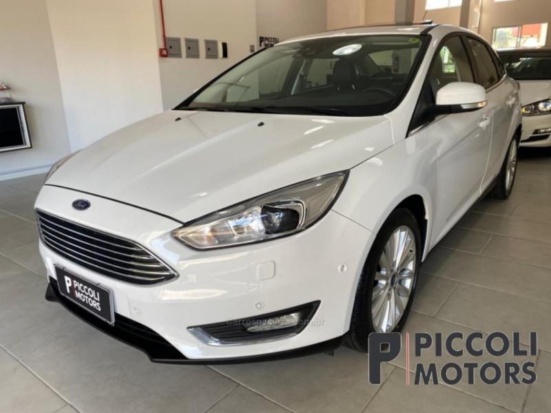 FOCUS 2.0 TITANIUM PLUS FASTBACK 16V FLEX 4P AUTOMÁTICO