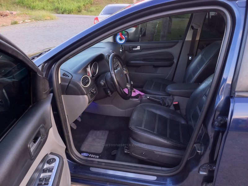 FOCUS 2.0 TITANIUM HATCH 16V FLEX 4P MANUAL - 2012 - FARROUPILHA