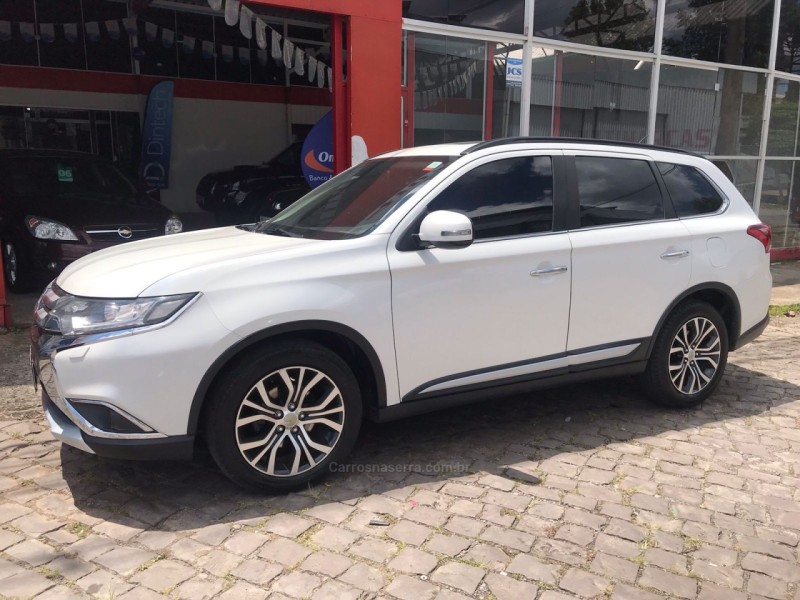 outlander 2.2 4x4 16v diesel 4p automatico 2016 caxias do sul