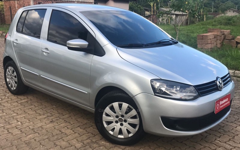 FOX 1.0 MI 8V FLEX 4P MANUAL - 2010 - TRêS COROAS