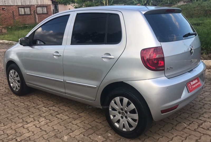 FOX 1.0 MI 8V FLEX 4P MANUAL - 2010 - TRêS COROAS