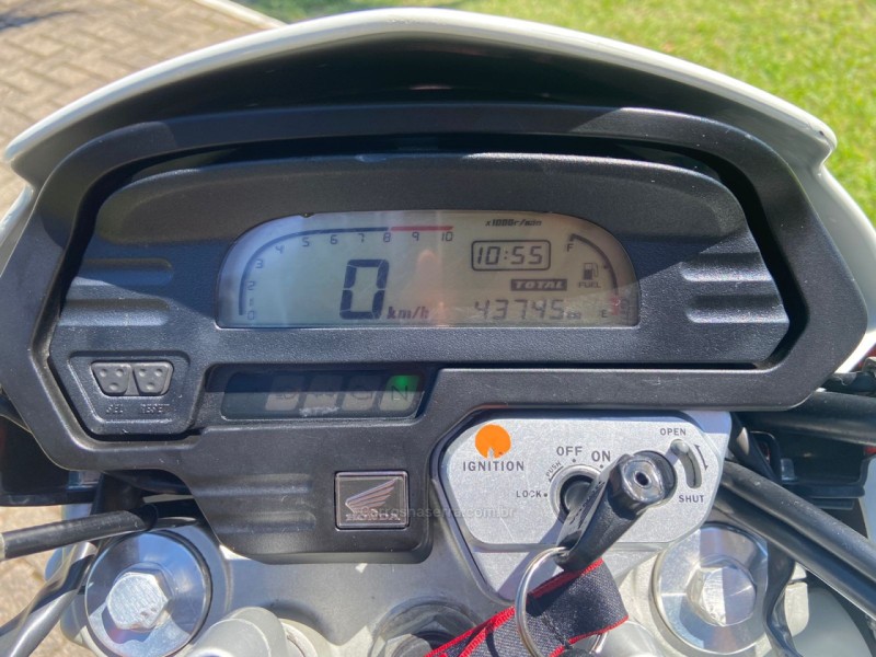 NX 400I FALCON  - 2015 - FELIZ