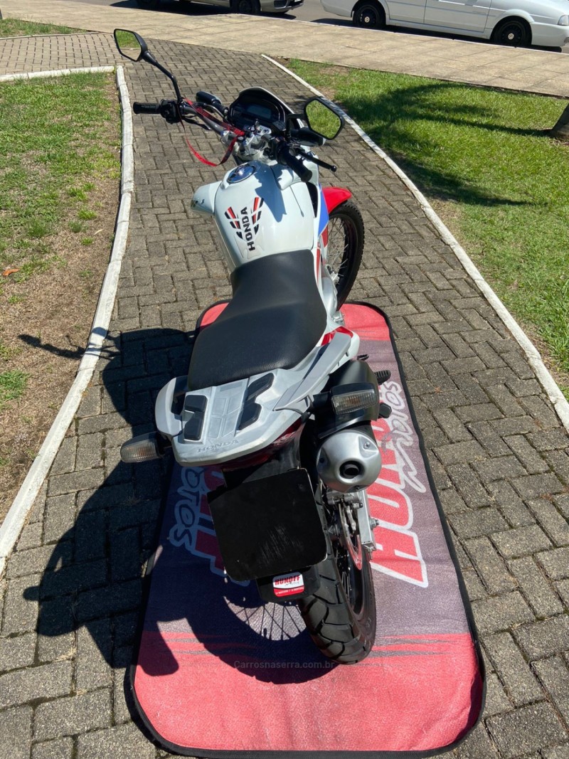 NX 400I FALCON  - 2015 - FELIZ
