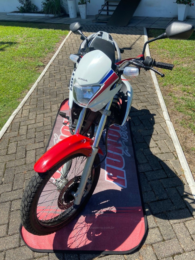 NX 400I FALCON  - 2015 - FELIZ