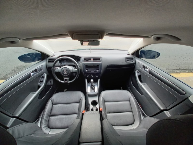 JETTA 2.0 COMFORTLINE FLEX 4P TIPTRONIC - 2012 - CAXIAS DO SUL