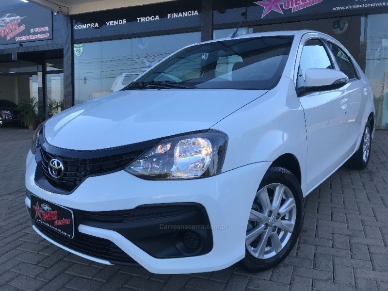 ETIOS 1.5 X PLUS SEDAN 16V FLEX 4P AUTOMÁTICO