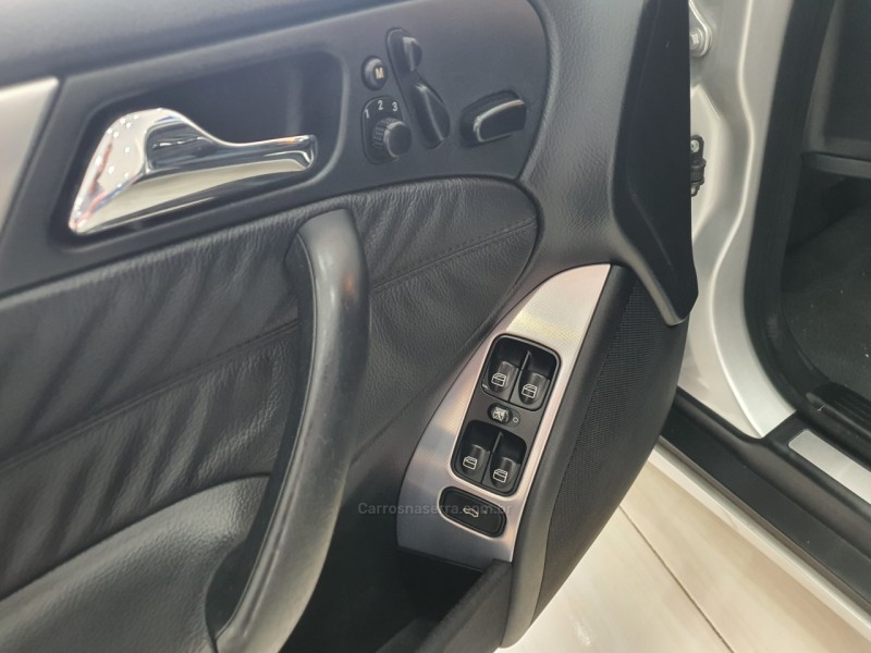 C 230 K 1.8 KOMPRESSOR AVANTGARDE 16V GASOLINA 4P AUTOMATICO - 2005 - GRAVATAí