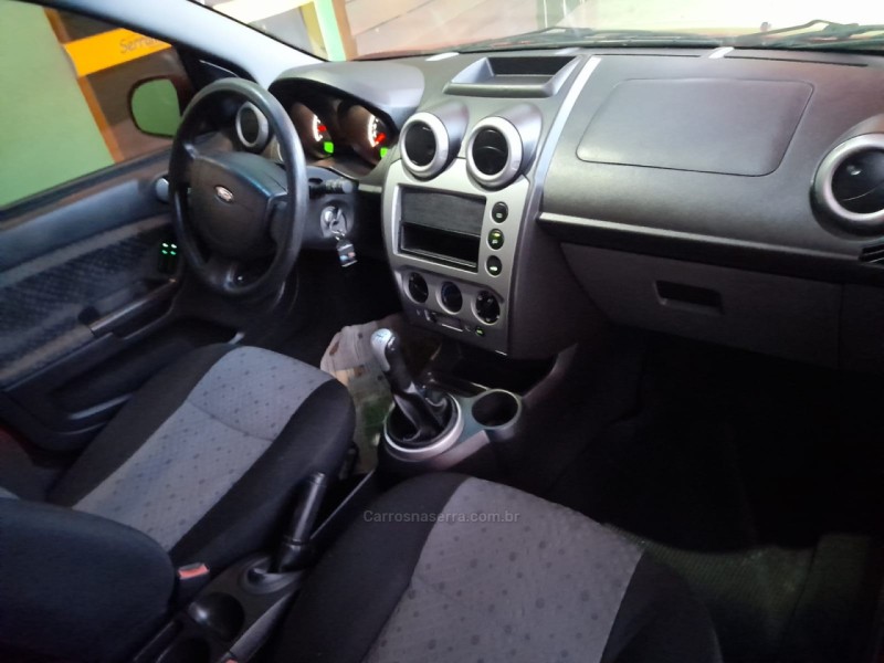 FIESTA 1.0 MPI CLASS HATCH 8V FLEX 4P MANUAL - 2011 - DOIS IRMãOS