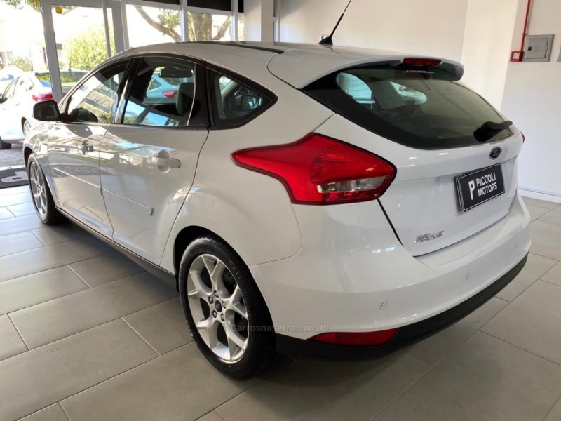 FOCUS 2.0 SE HATCH 16V FLEX 4P AUTO - 2016 - CAXIAS DO SUL