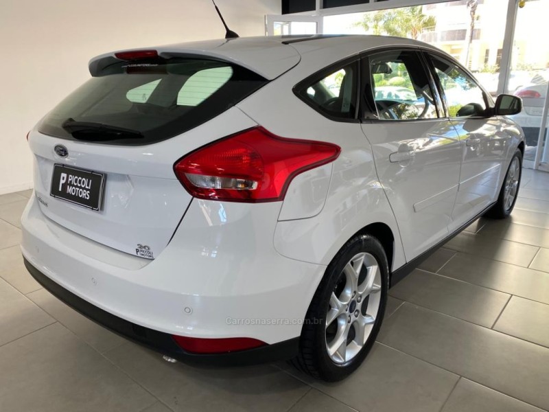 FOCUS 2.0 SE HATCH 16V FLEX 4P AUTO - 2016 - CAXIAS DO SUL