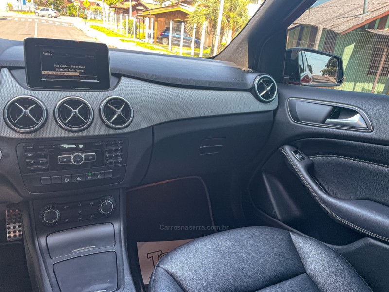 B 200 2.0 8V TURBO GASOLINA 4P AUTOMÁTICO - 2013 - CANELA