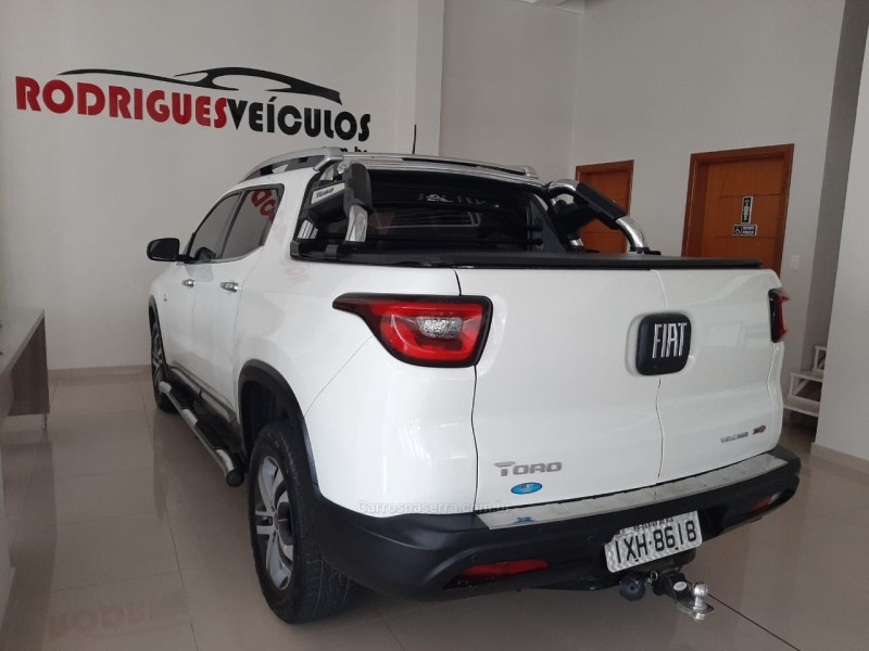 TORO 2.0 16V TURBO DIESEL VOLCANO 4WD AUTOMÁTICO - 2017 - CAXIAS DO SUL