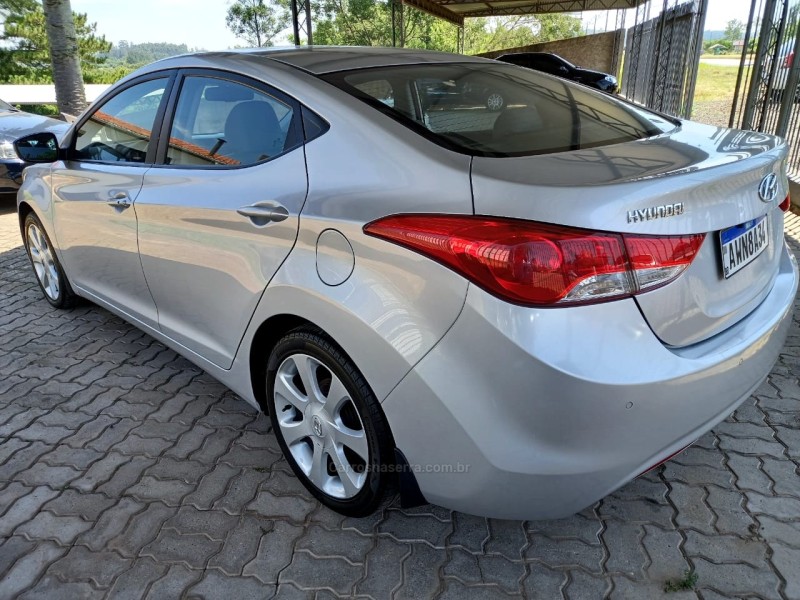 ELANTRA 1.8 GLS 16V FLEX AUTOMÁTICO - 2013 - SãO SEBASTIãO DO CAí