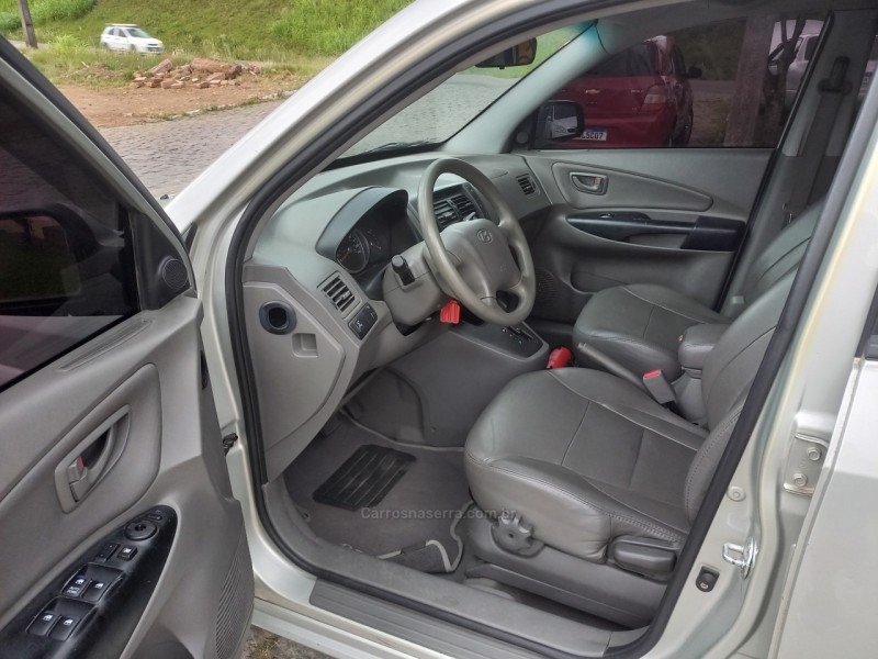 TUCSON 2.0 MPFI GLS BASE 16V 143CV 2WD FLEX 4P AUTOMÁTICO - 2012 - FARROUPILHA