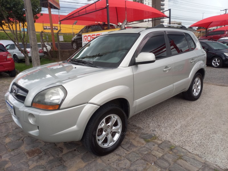 tucson 2.0 mpfi gls base 16v 143cv 2wd flex 4p automatico 2012 farroupilha