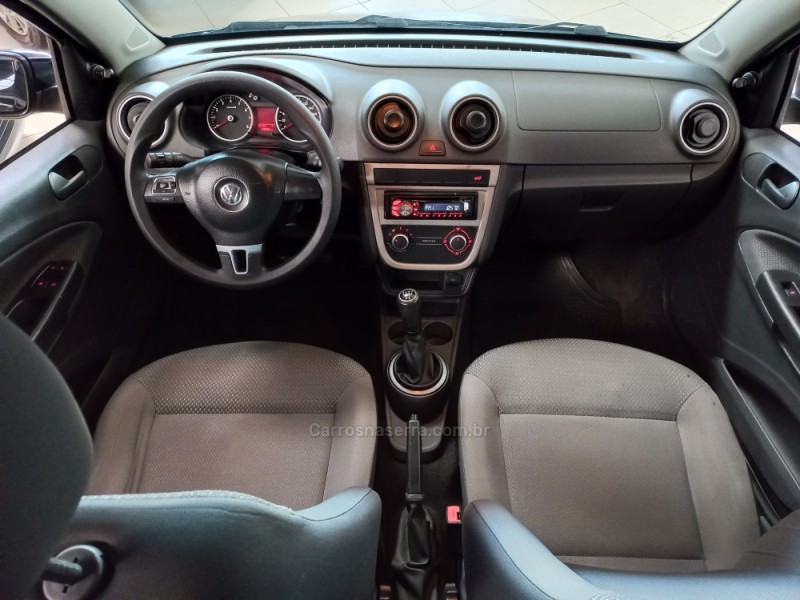 VOYAGE 1.0 MI TRENDLINE 8V FLEX 4P MANUAL - 2012 - FARROUPILHA