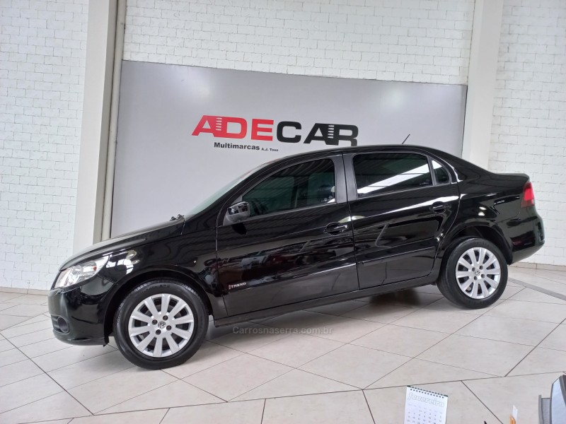 VOYAGE 1.0 MI TRENDLINE 8V FLEX 4P MANUAL - 2012 - FARROUPILHA