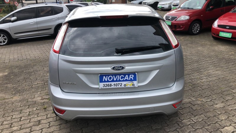 FOCUS 2.0 GLX 16V FLEX 4P MANUAL - 2011 - FARROUPILHA