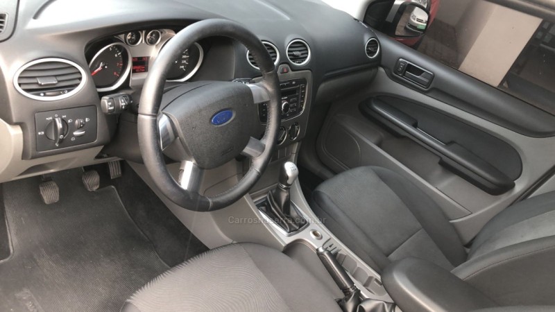 FOCUS 2.0 GLX 16V FLEX 4P MANUAL - 2011 - FARROUPILHA