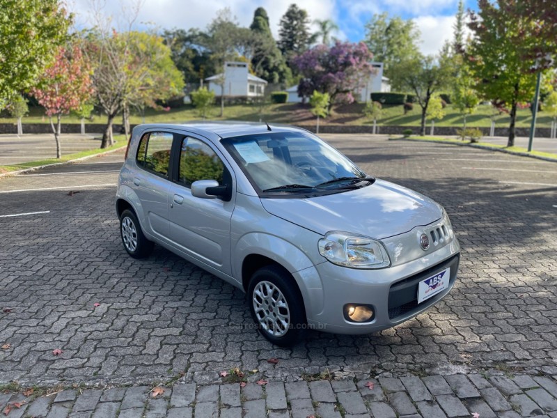 UNO 1.0 EVO VIVACE 8V FLEX 4P MANUAL