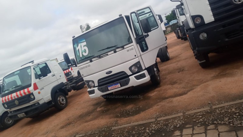 cargo 816 e turbo 2015 caxias do sul