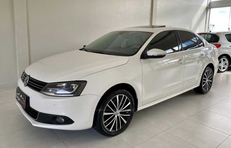 jetta 2.0 tsi highline 200cv gasolina 4p tiptronic 2013 passo fundo