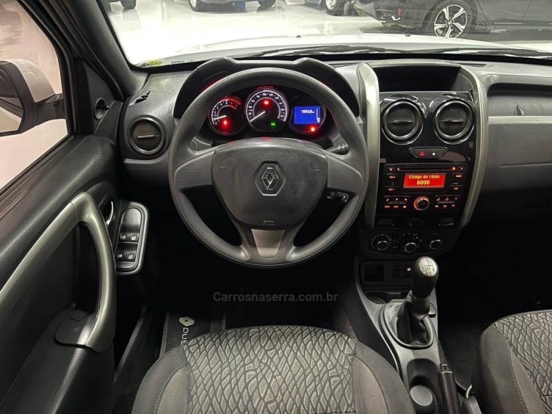 DUSTER 1.6 EXPRESSION 4X2 16V FLEX 4P MANUAL - 2017 - NOVO HAMBURGO