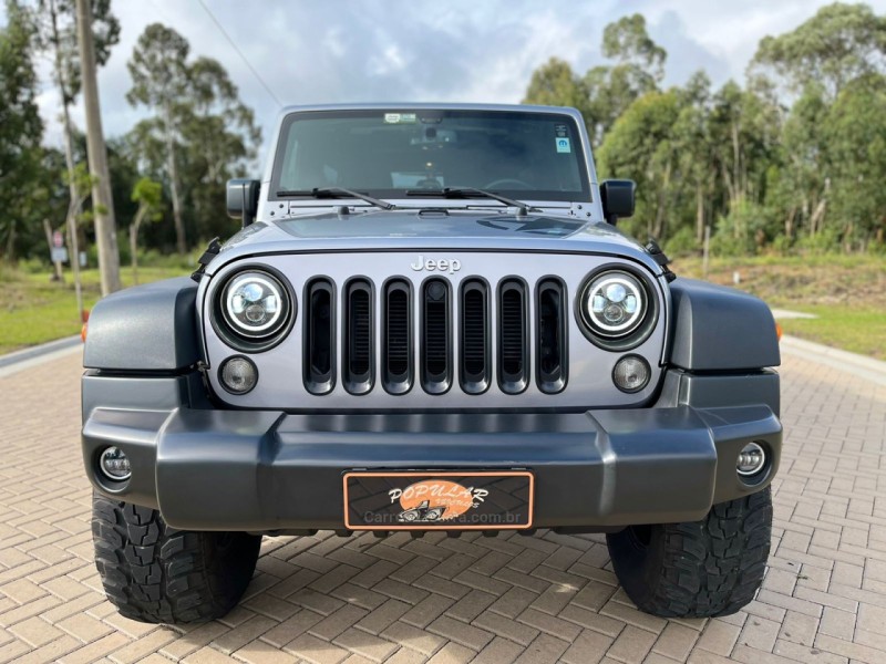 WRANGLER 3.6 UNLIMITED SPORT 4X4 V6 GASOLINA 4P AUTOMÁTICO - 2015 - CANELA