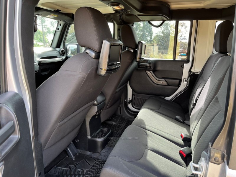 WRANGLER 3.6 UNLIMITED SPORT 4X4 V6 GASOLINA 4P AUTOMÁTICO - 2015 - CANELA