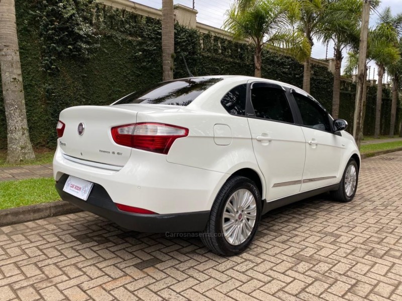 GRAND SIENA 1.6 MPI ESSENCE 16V FLEX 4P AUTOMATIZADO - 2013 - CAXIAS DO SUL