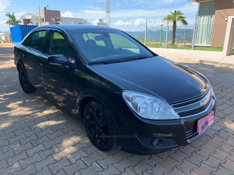 VECTRA 2.0 MPFI ELEGANCE 8V 140CV FLEX 4P MANUAL