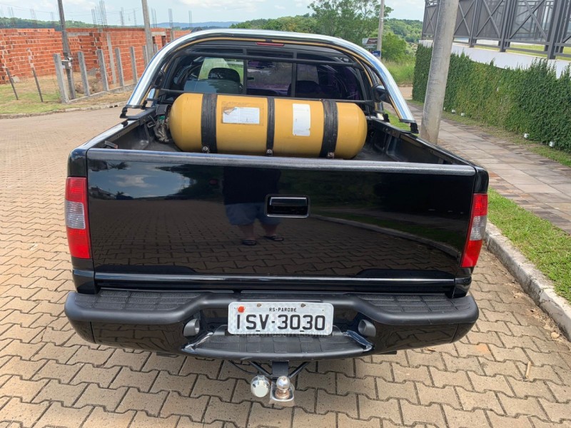 S10 2.4 MPFI ADVANTAGE 4X2 CD 8V GASOLINA 4P MANUAL - 2006 - PAROBé