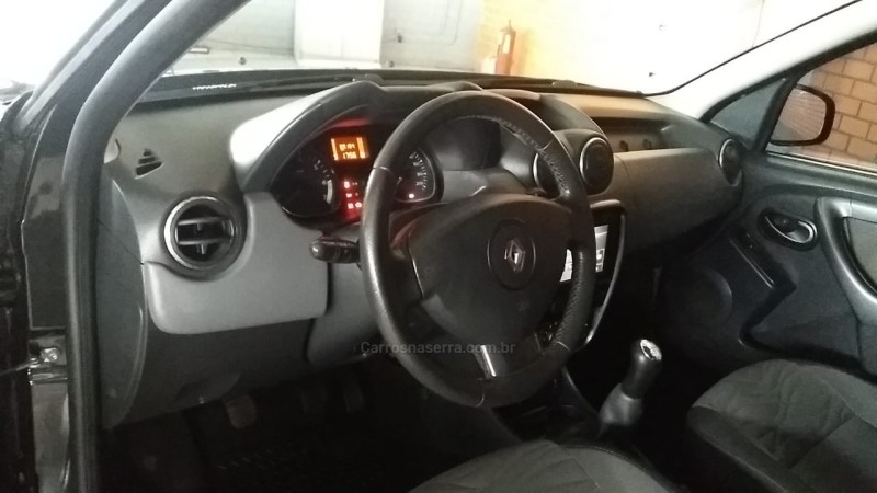 DUSTER 1.6 TECH ROAD 4X2 16V FLEX 4P MANUAL - 2014 - SAPIRANGA