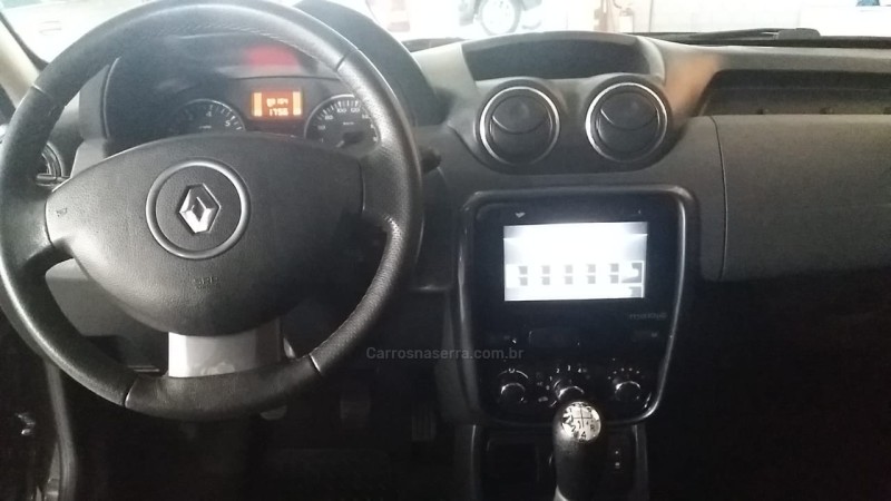 DUSTER 1.6 TECH ROAD 4X2 16V FLEX 4P MANUAL - 2014 - SAPIRANGA
