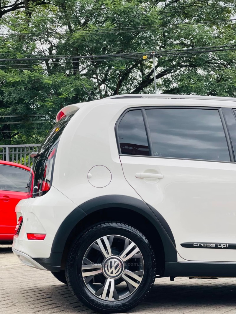 CROSS UP 1.0 TSI 12V FLEX 4P MANUAL - 2018 - ESTâNCIA VELHA