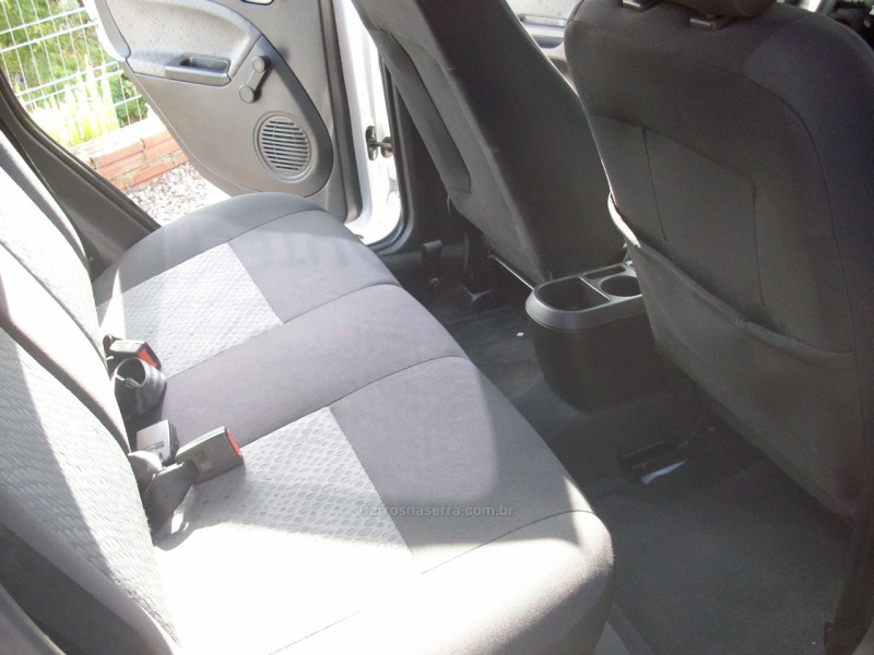 FIESTA 1.6 ROCAM SE PLUS HATCH 8V FLEX 4P MANUAL - 2014 - FARROUPILHA