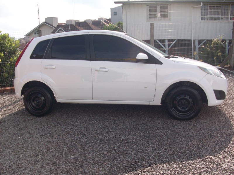 FIESTA 1.6 ROCAM SE PLUS HATCH 8V FLEX 4P MANUAL - 2014 - FARROUPILHA