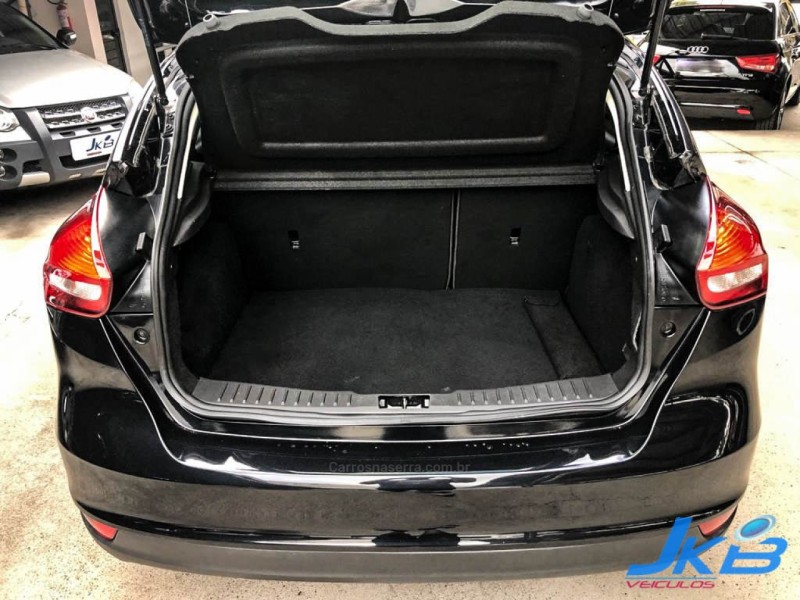 FOCUS 1.6 SE 8V FLEX 4P MANUAL - 2018 - NOVO HAMBURGO
