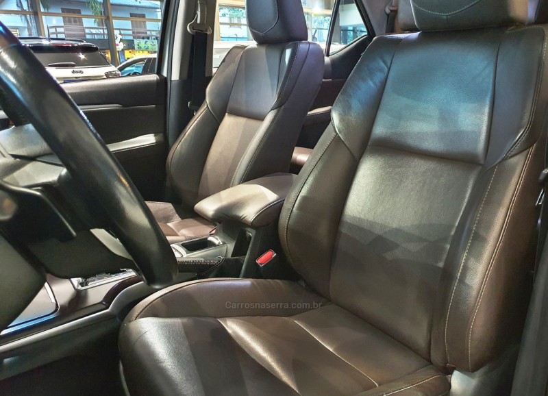 HILUX SW4 2.8 SRX 4X4 16V TURBO INTERCOOLER DIESEL 4P AUTOMÁTICO - 2016 - FARROUPILHA