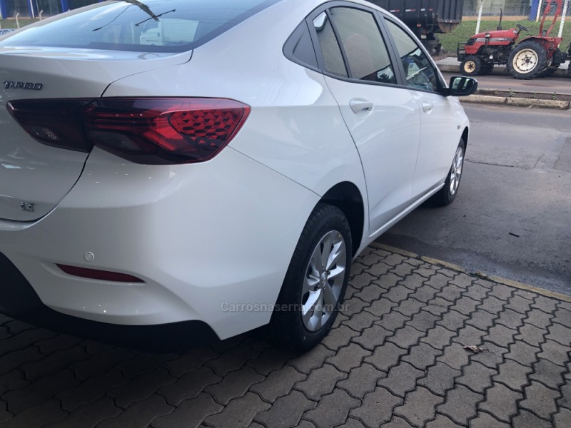 ONIX 1.0	LT PLUS 8V TURBO FLEX 4P AUTOMÁTICO - 2022 - VALE REAL