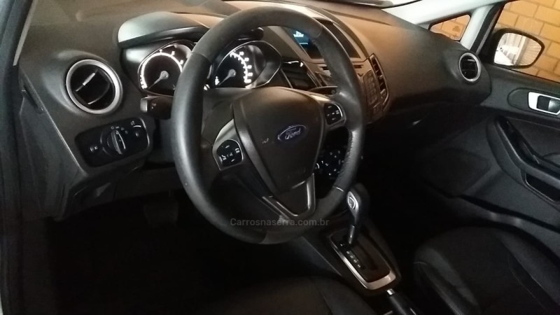 FIESTA 1.6 TITANIUM HATCH 16V FLEX 4P AUTOMÁTICO - 2017 - SAPIRANGA