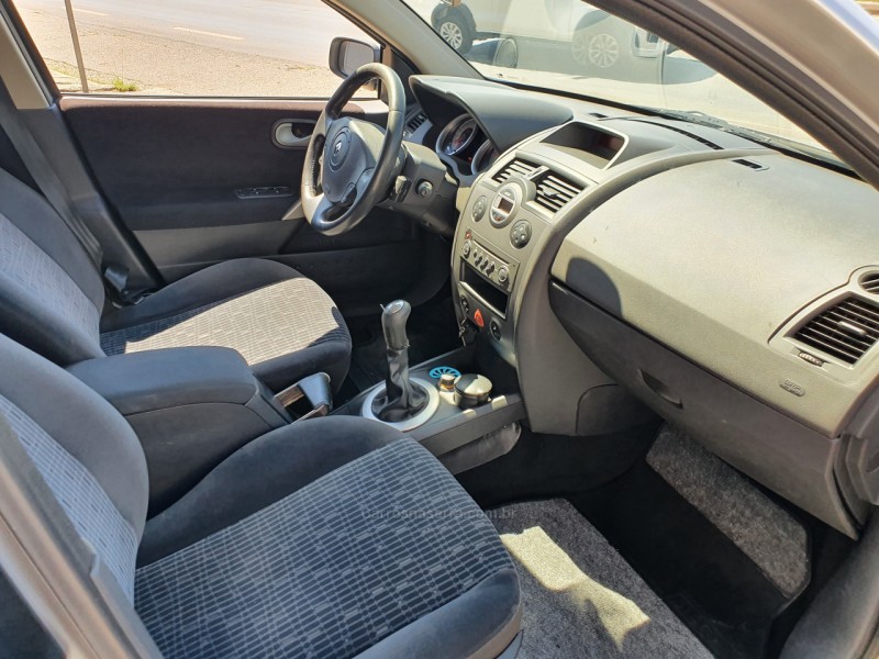 MÉGANE 1.6 DYNAMIQUE GRAND TOUR 16V FLEX 4P MANUAL - 2011 - FARROUPILHA