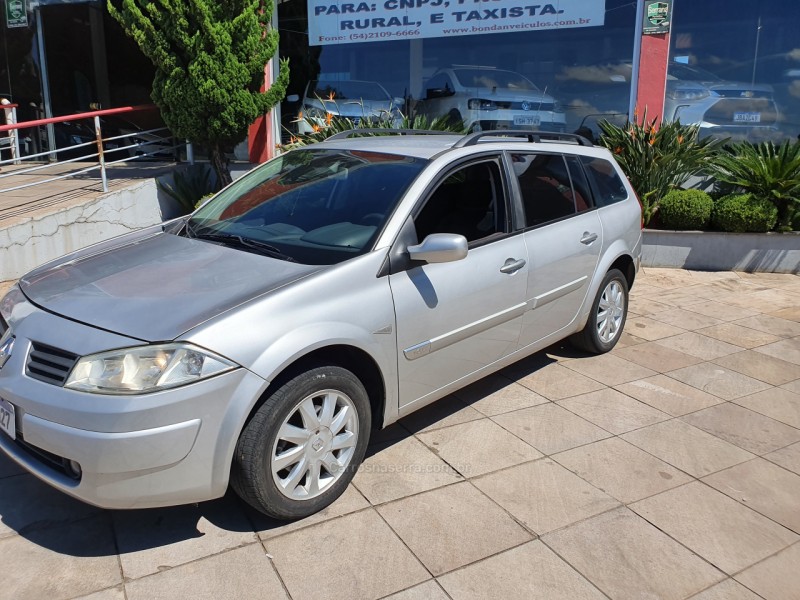 MÉGANE 1.6 DYNAMIQUE GRAND TOUR 16V FLEX 4P MANUAL - 2011 - FARROUPILHA