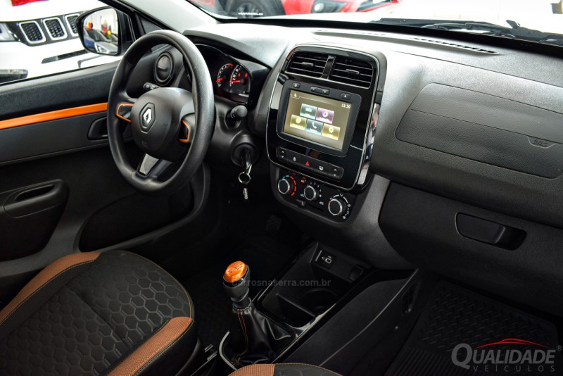 KWID 1.0 12V OUTSIDER FLEX 4P MANUAL - 2020 - SANTA CRUZ DO SUL