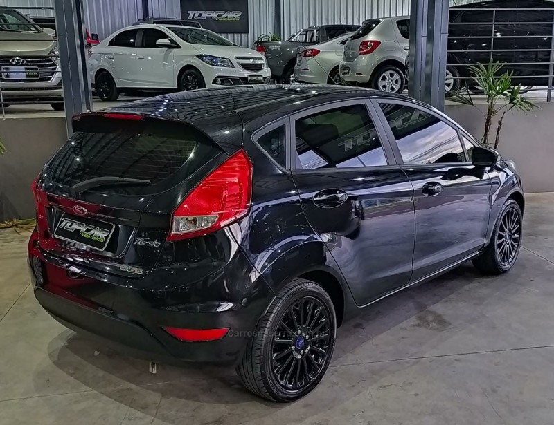 FIESTA 1.6 SE STYLE HATCH 16V FLEX 4P MANUAL - 2017 - CAMPO BOM