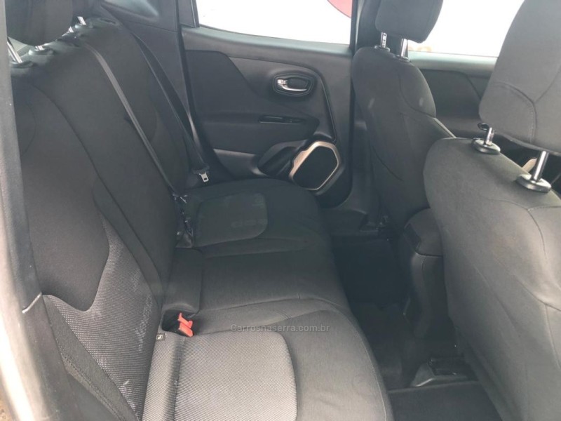 RENEGADE 1.8 16V FLEX SPORT 4P MANUAL - 2016 - TRêS COROAS