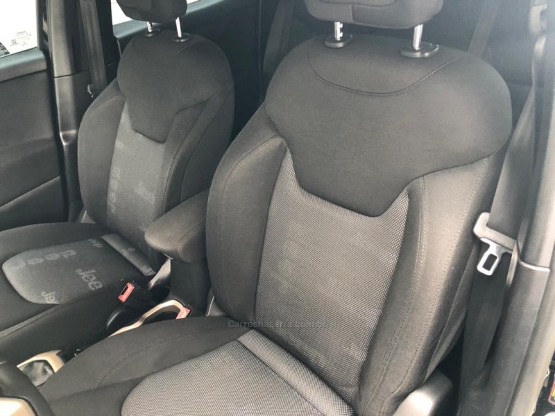 RENEGADE 1.8 16V FLEX SPORT 4P MANUAL - 2016 - TRêS COROAS