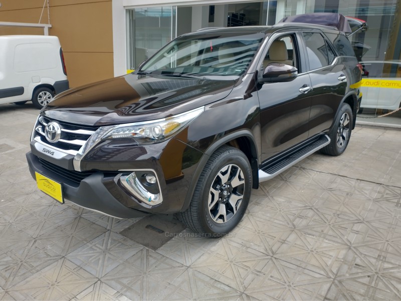 HILUX SW4 2.8 SRX 4X4 DIAMOND 16V TURBO DIESEL 4P 7 LUGARES AUTOMÁTICO - 2020 - CAXIAS DO SUL